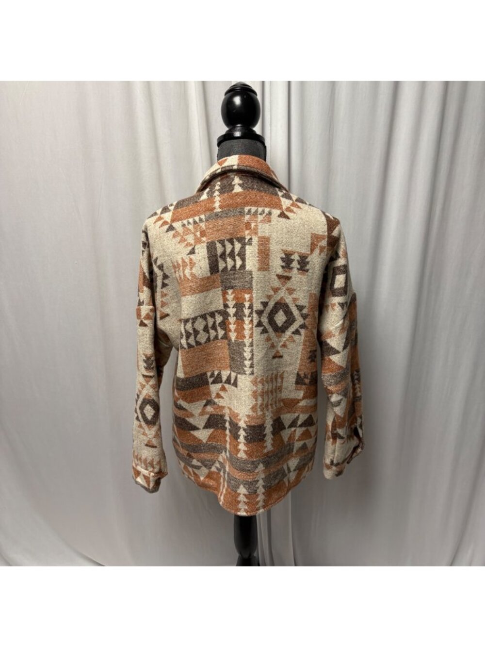 Aztec Button-Up Jacket Womens Size Medium Dropped Shoulder Collared Boho Shacket - Picture 4 of 8